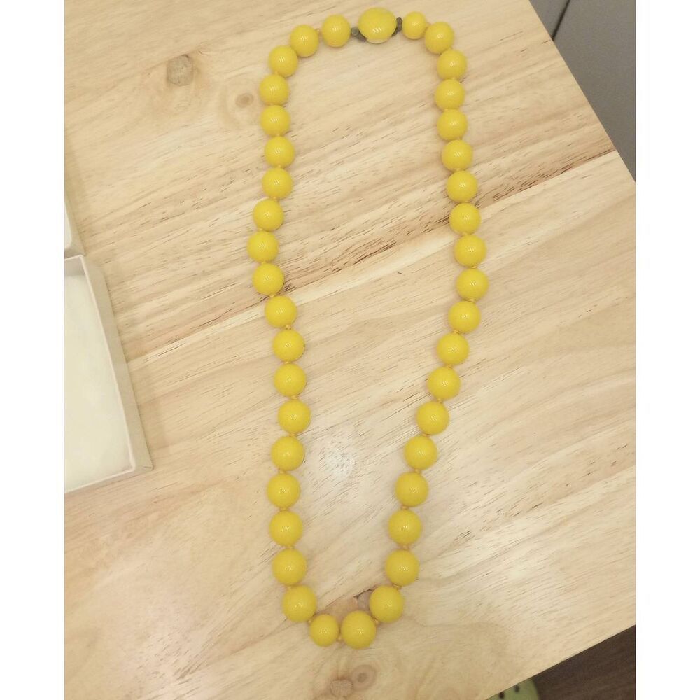 Vintage West Germany yellow beaded necklace - Picture 2 of 5